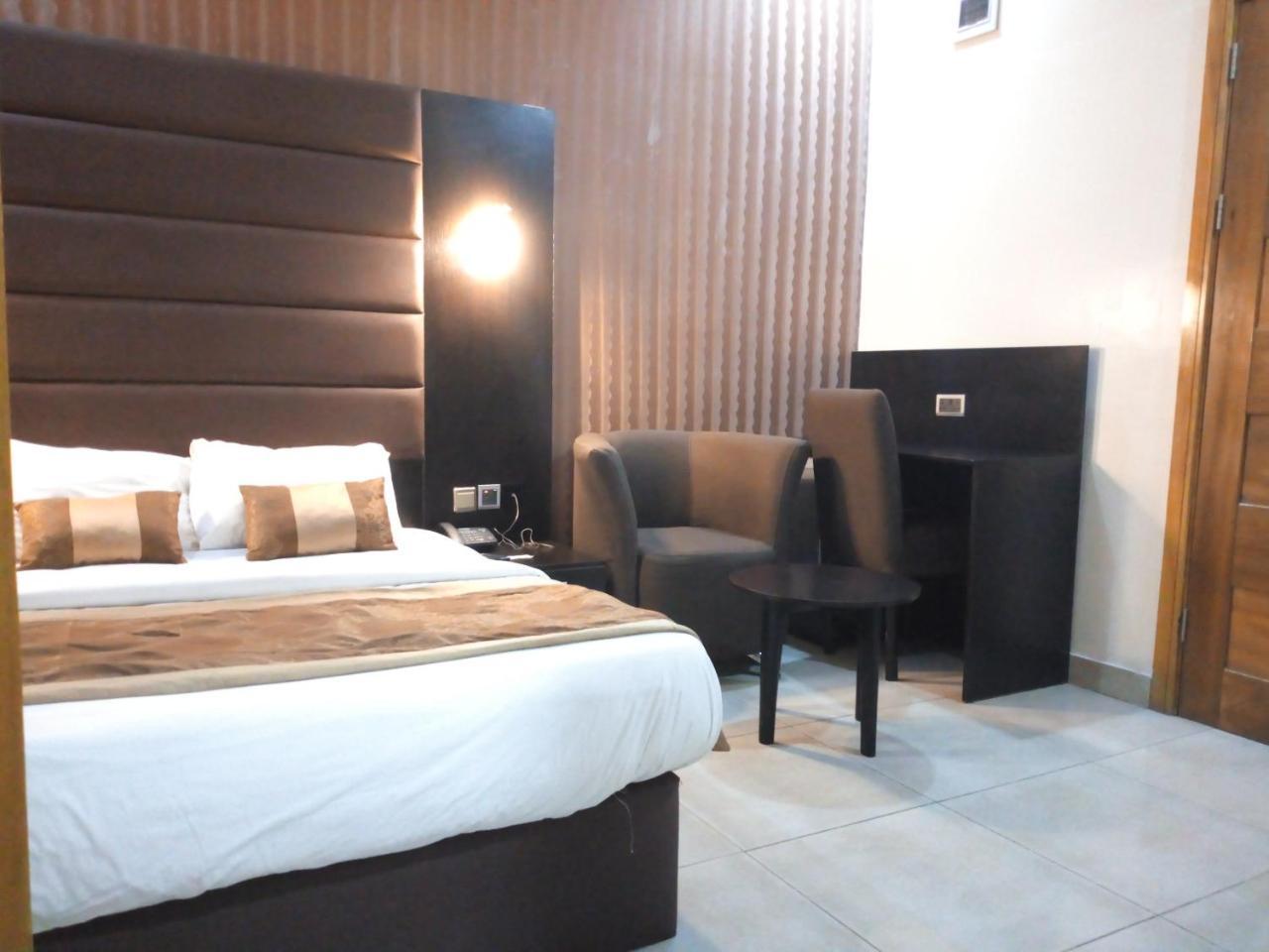 Bana Hotel & Suites Lagos Eksteriør bilde