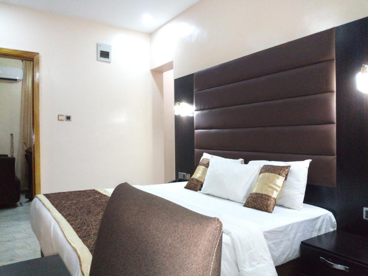 Bana Hotel & Suites Lagos Eksteriør bilde