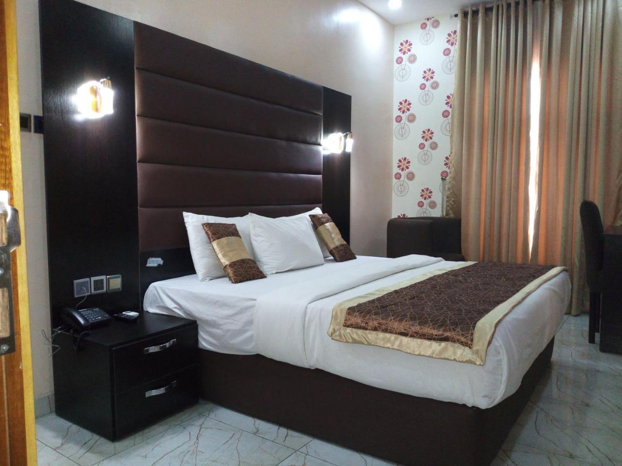 Bana Hotel & Suites Lagos Eksteriør bilde