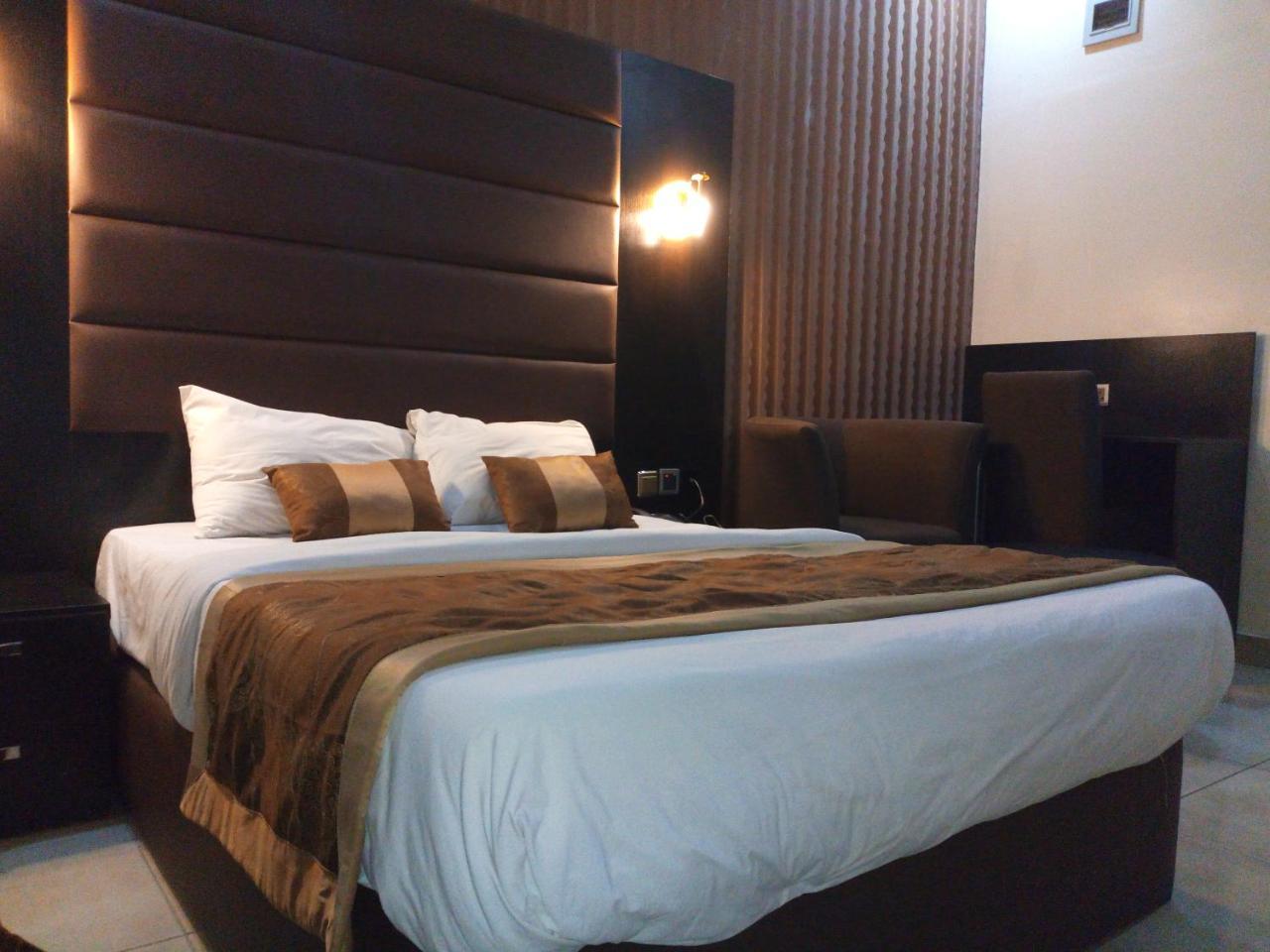 Bana Hotel & Suites Lagos Eksteriør bilde