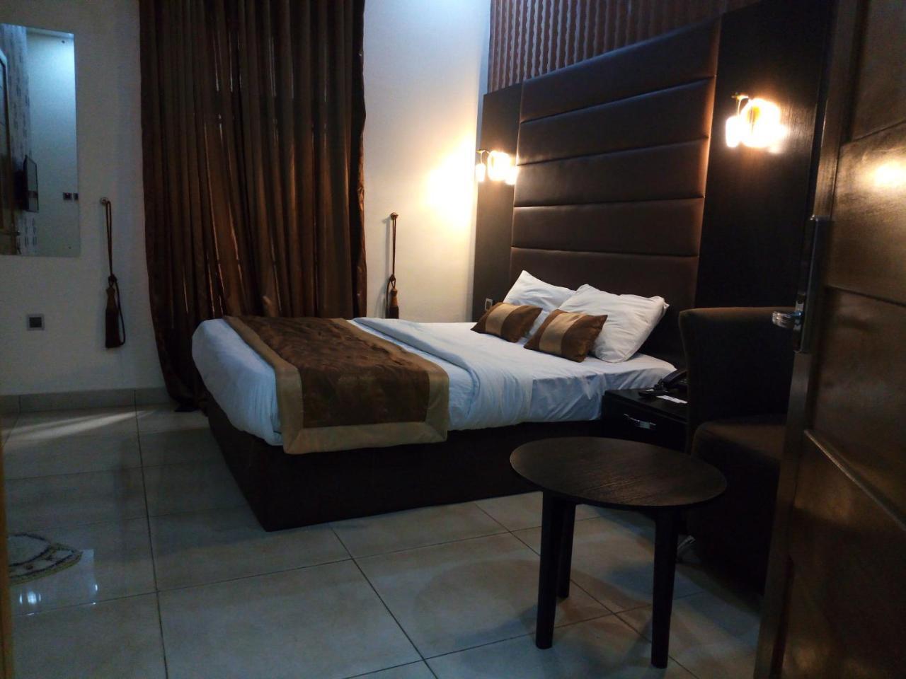 Bana Hotel & Suites Lagos Eksteriør bilde