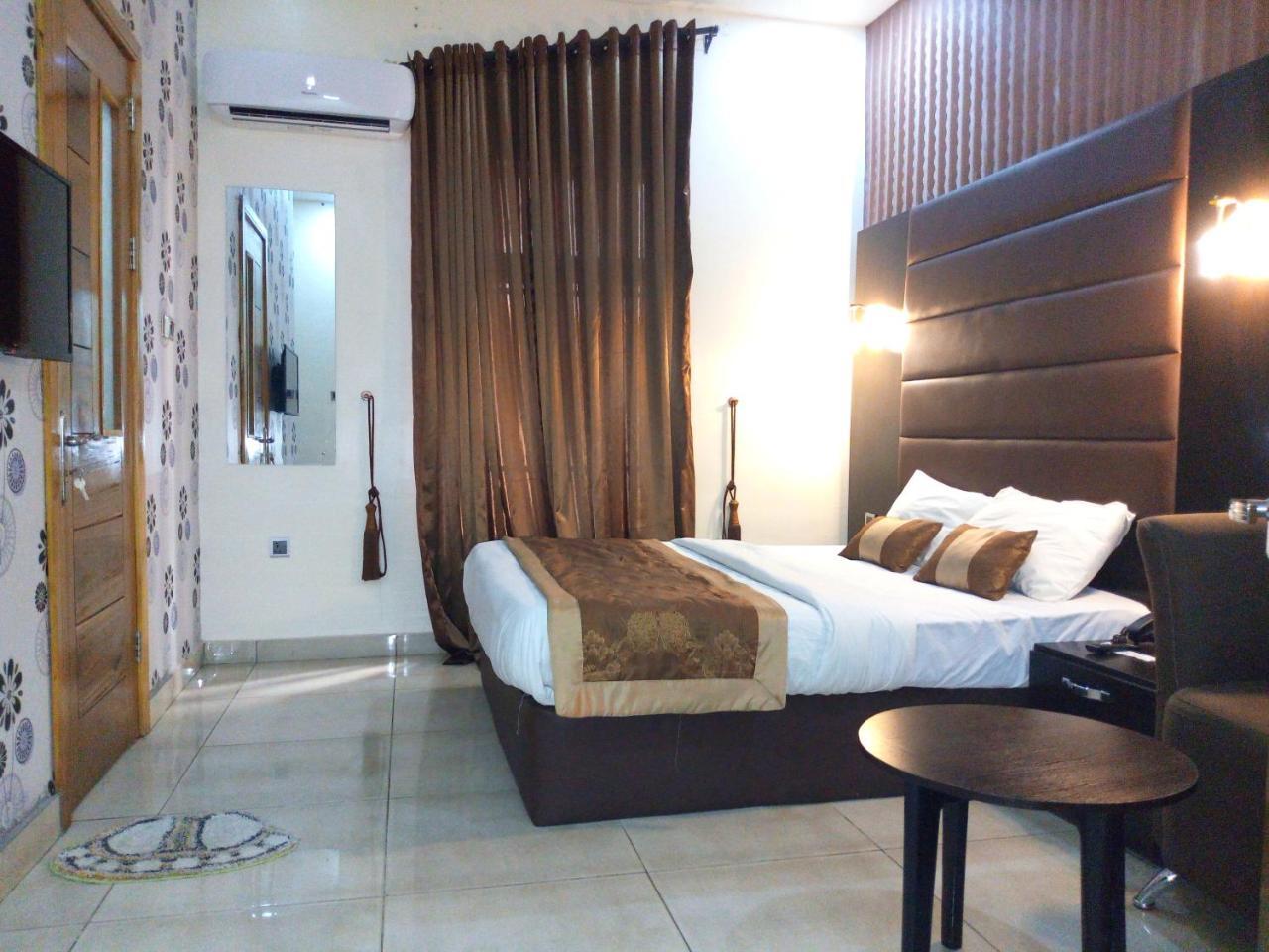 Bana Hotel & Suites Lagos Eksteriør bilde