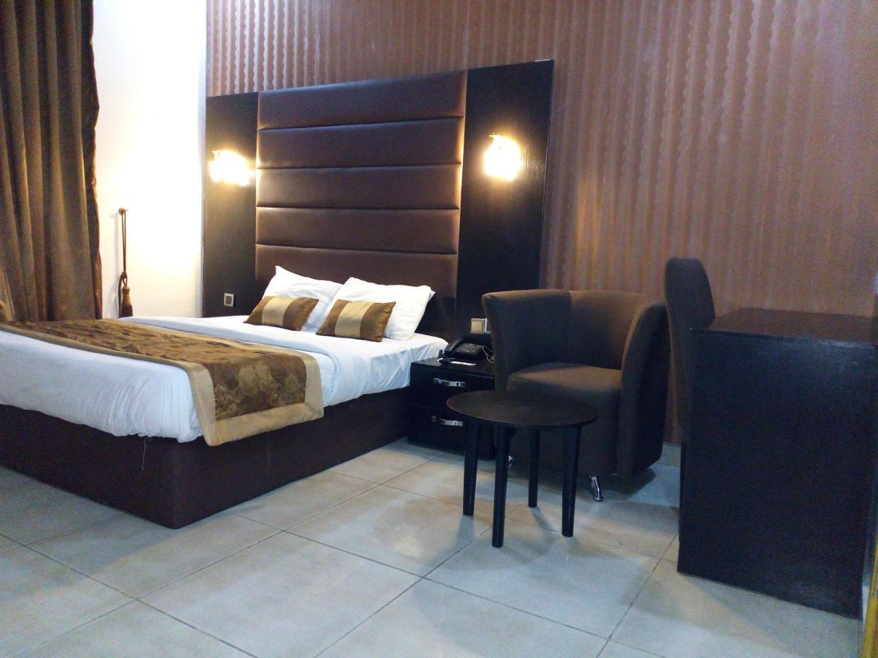Bana Hotel & Suites Lagos Eksteriør bilde