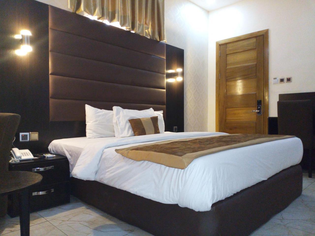 Bana Hotel & Suites Lagos Eksteriør bilde