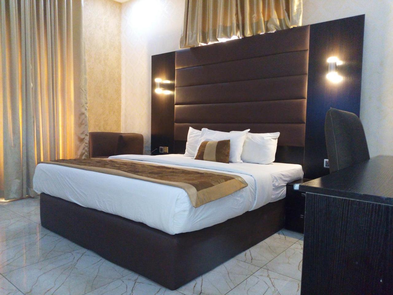 Bana Hotel & Suites Lagos Eksteriør bilde