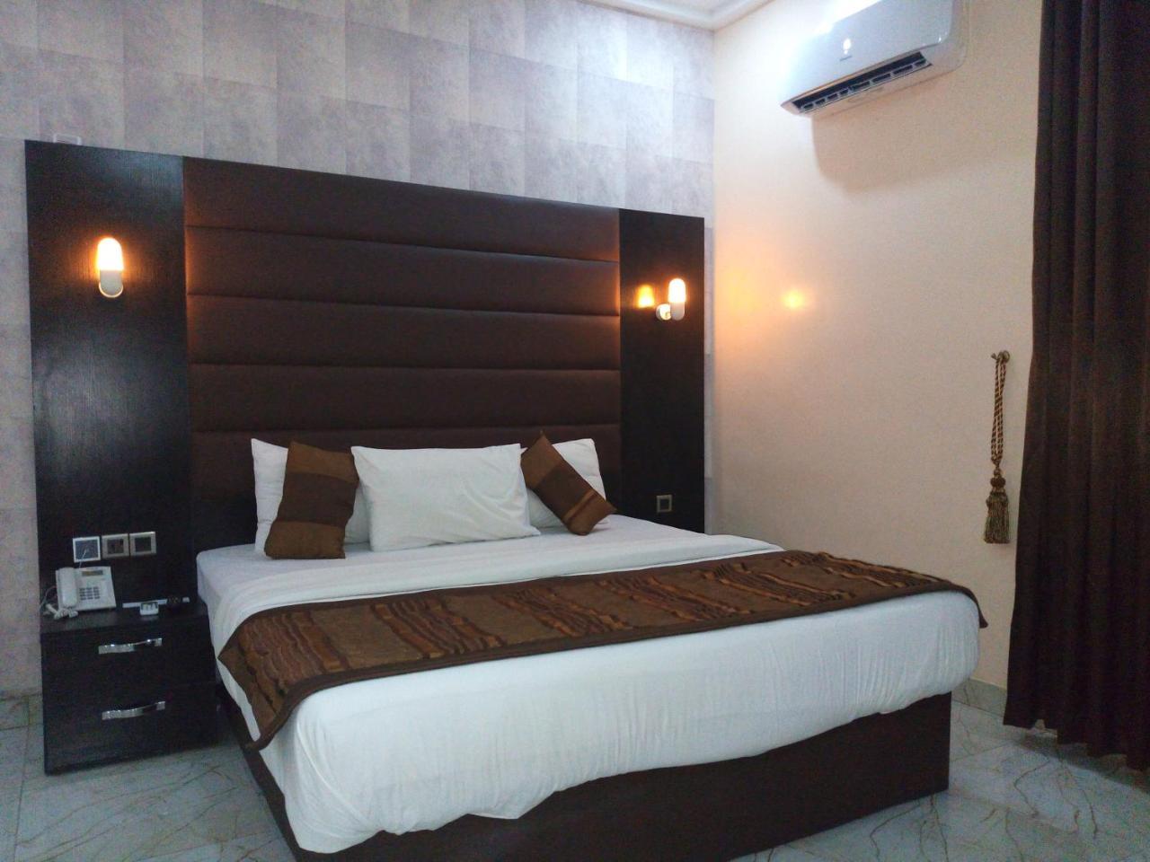 Bana Hotel & Suites Lagos Eksteriør bilde