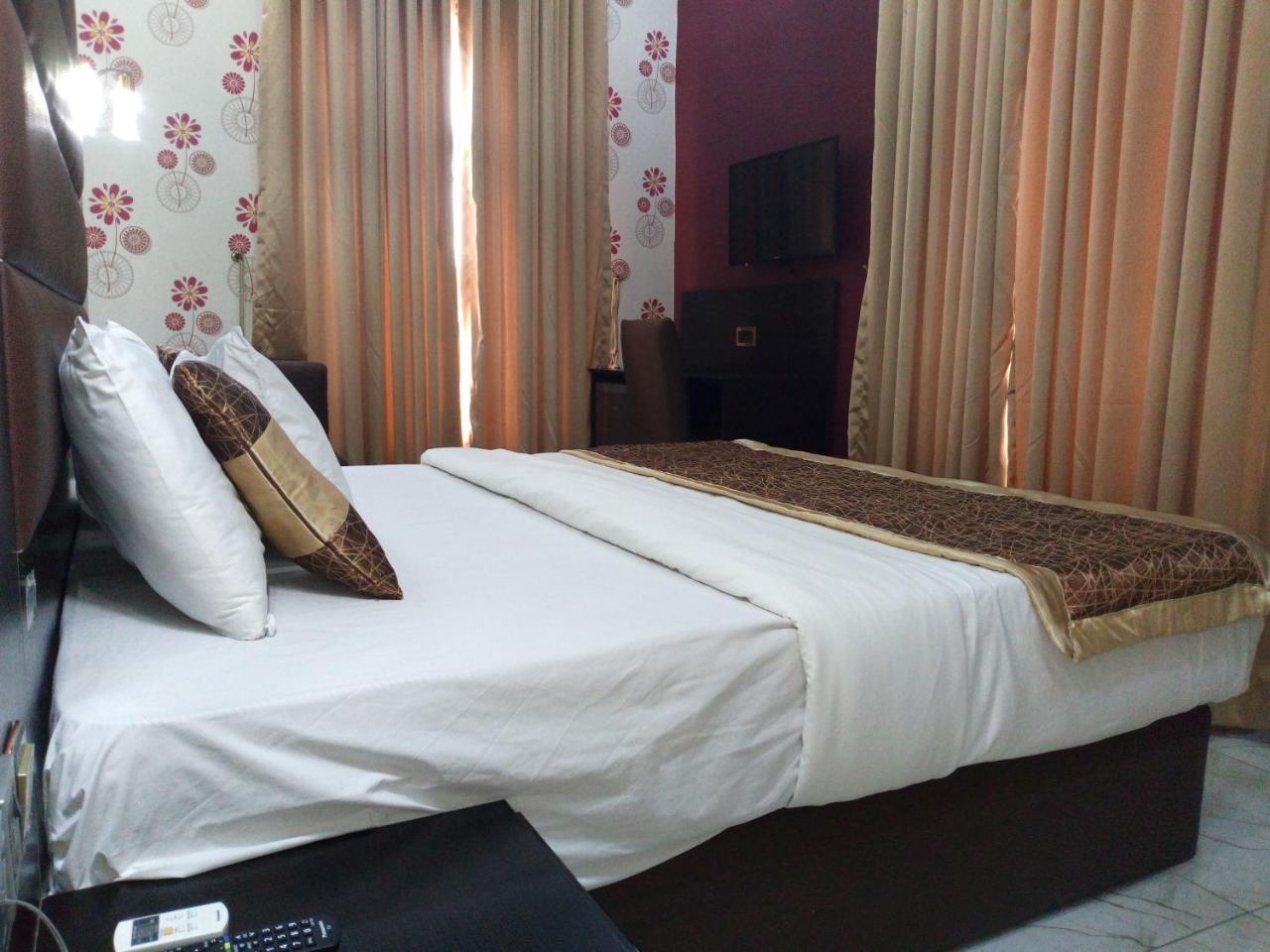 Bana Hotel & Suites Lagos Eksteriør bilde