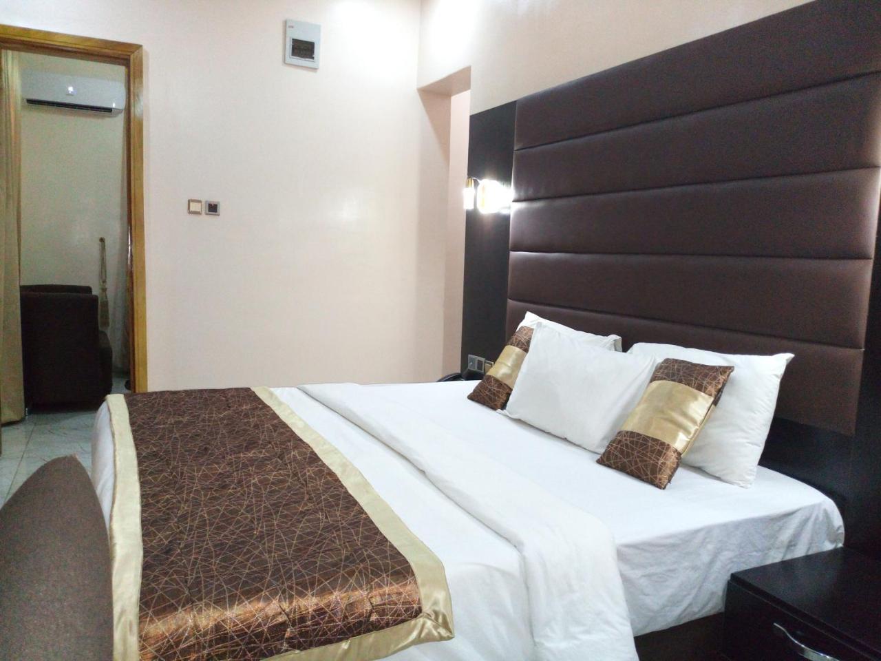 Bana Hotel & Suites Lagos Eksteriør bilde