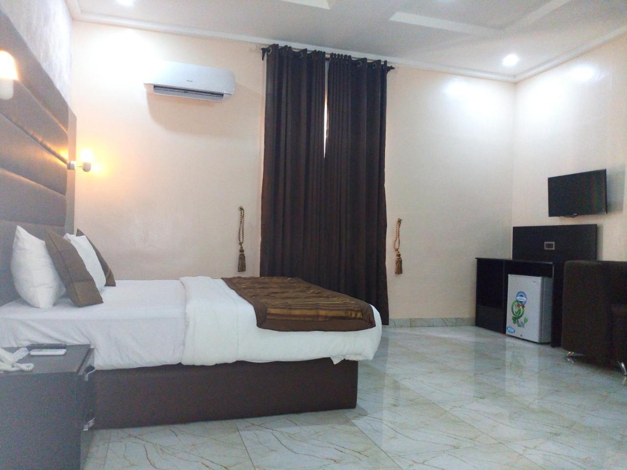 Bana Hotel & Suites Lagos Eksteriør bilde